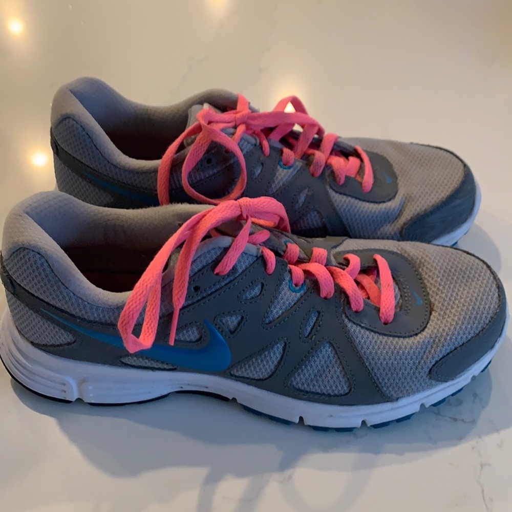 Nike size 10 shoe